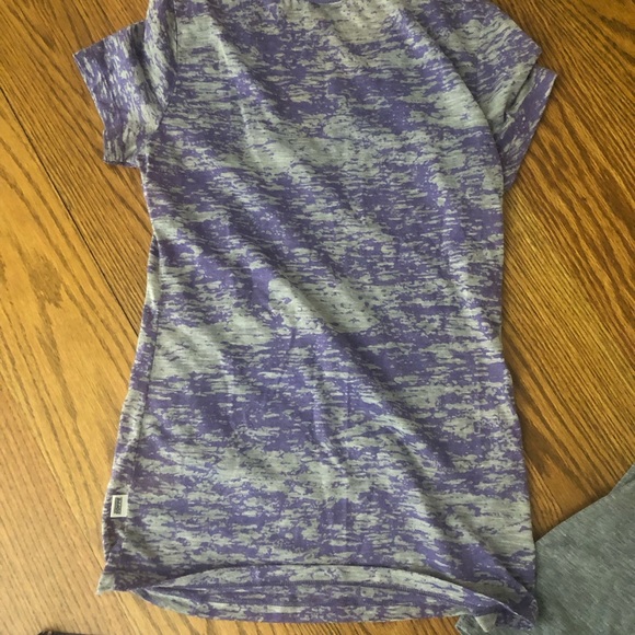 Four flattering and comfy workout tops (three are brand new) size S and a sz Med - Picture 7 of 10